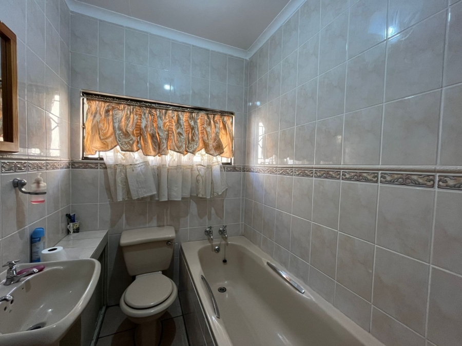 4 Bedroom Property for Sale in Protea Park North West